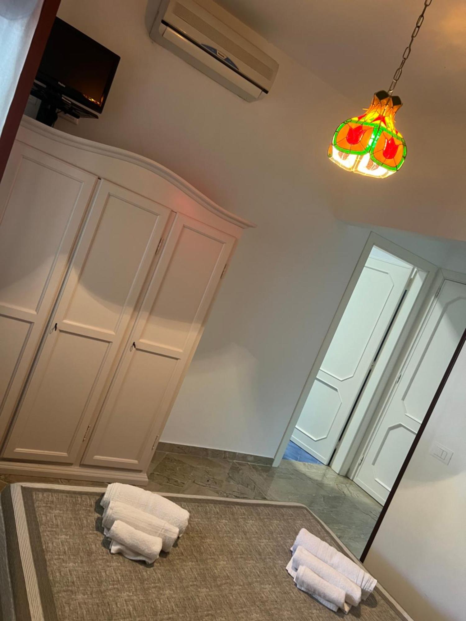 Villa Dolce Vita Rooms Кастеллуццо Екстер'єр фото